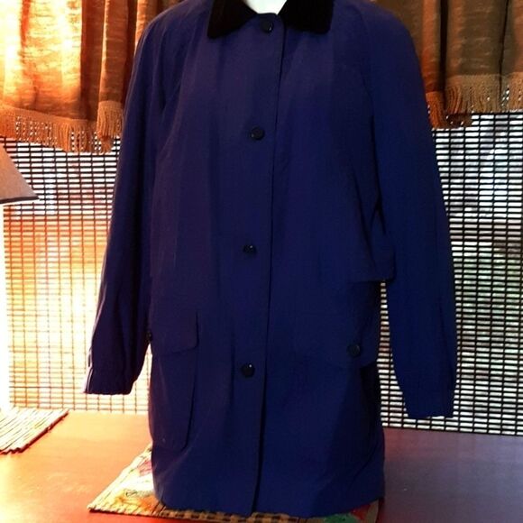 Jacqueline Ferrar  Women's ‎ Blue Raincoat  M Velvet Collar 22Wx36L x20Lsleeve - Picture 2 of 6